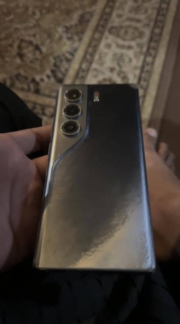 Tecno CAMON 40 Pro 4