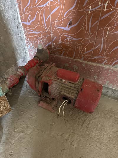 Laal water pump