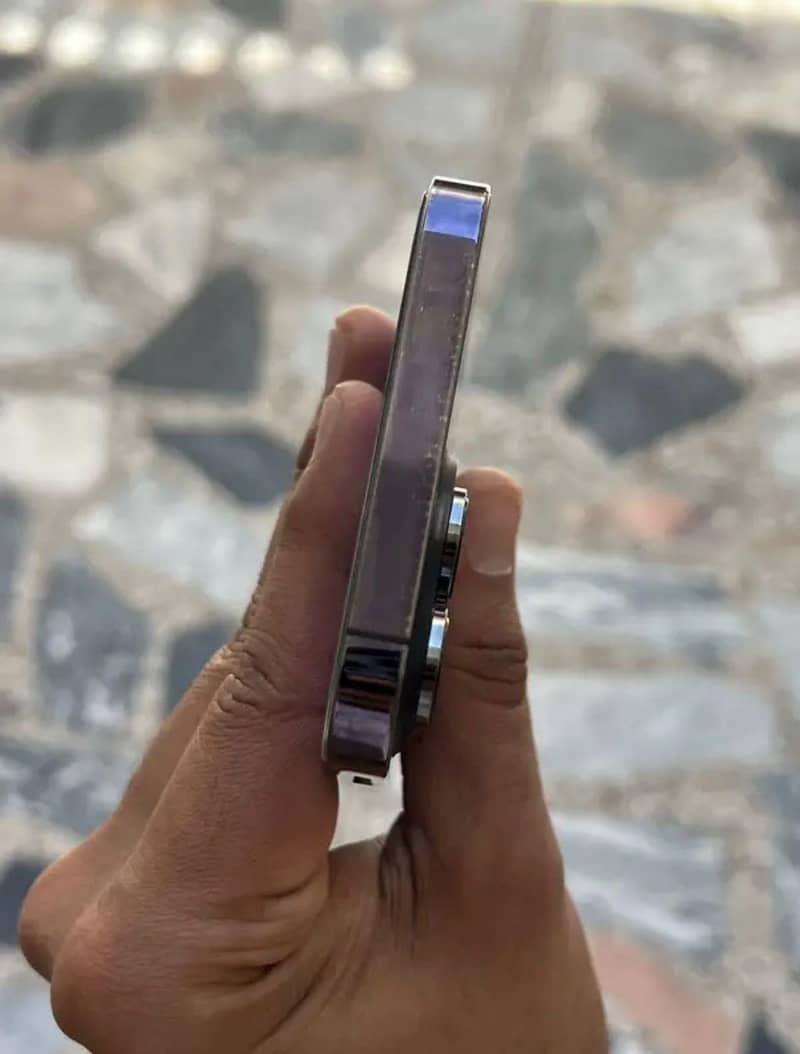 iPhone 14pro max 4