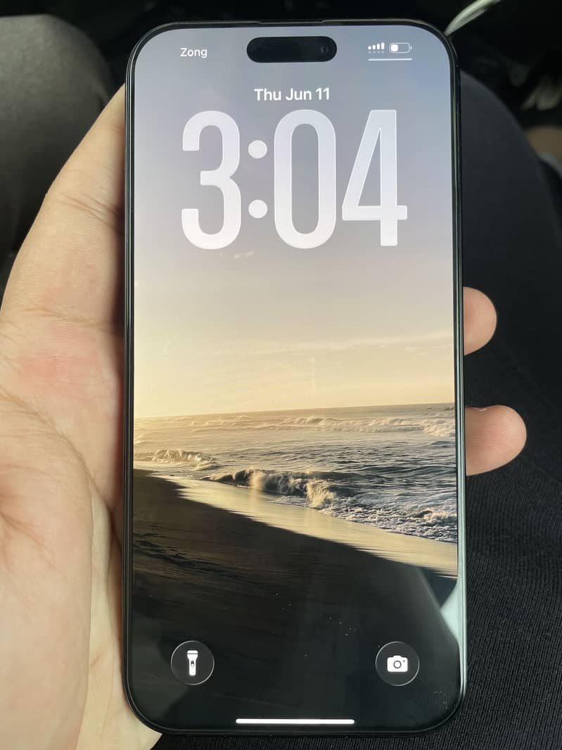 Apple iPhone 16 Pro Max 0