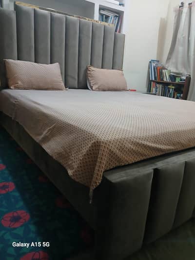 LUXURY SHEESHEM WOOD BED