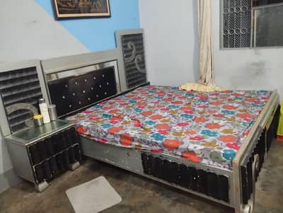 lasani wood furniture and iron stand for sale
