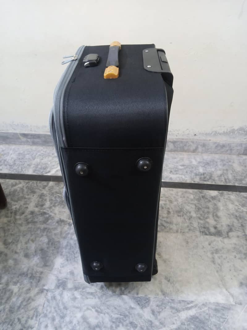 Large Suit case 4
