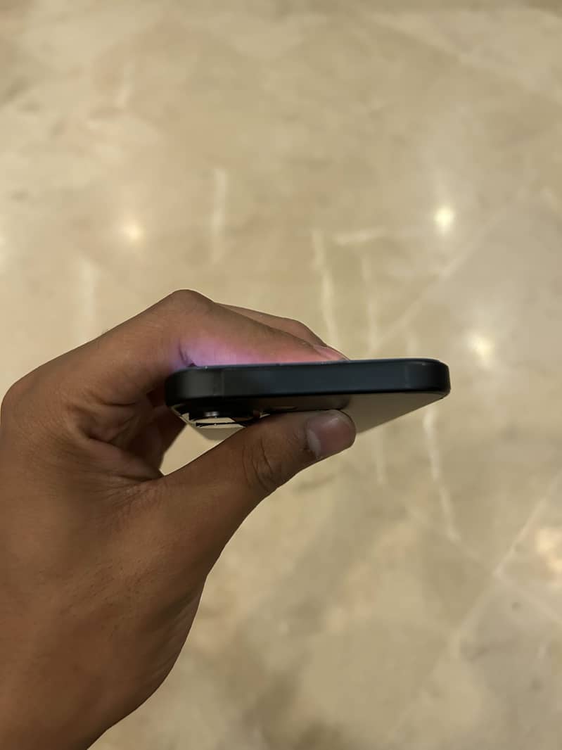 Apple iPhone 16 0