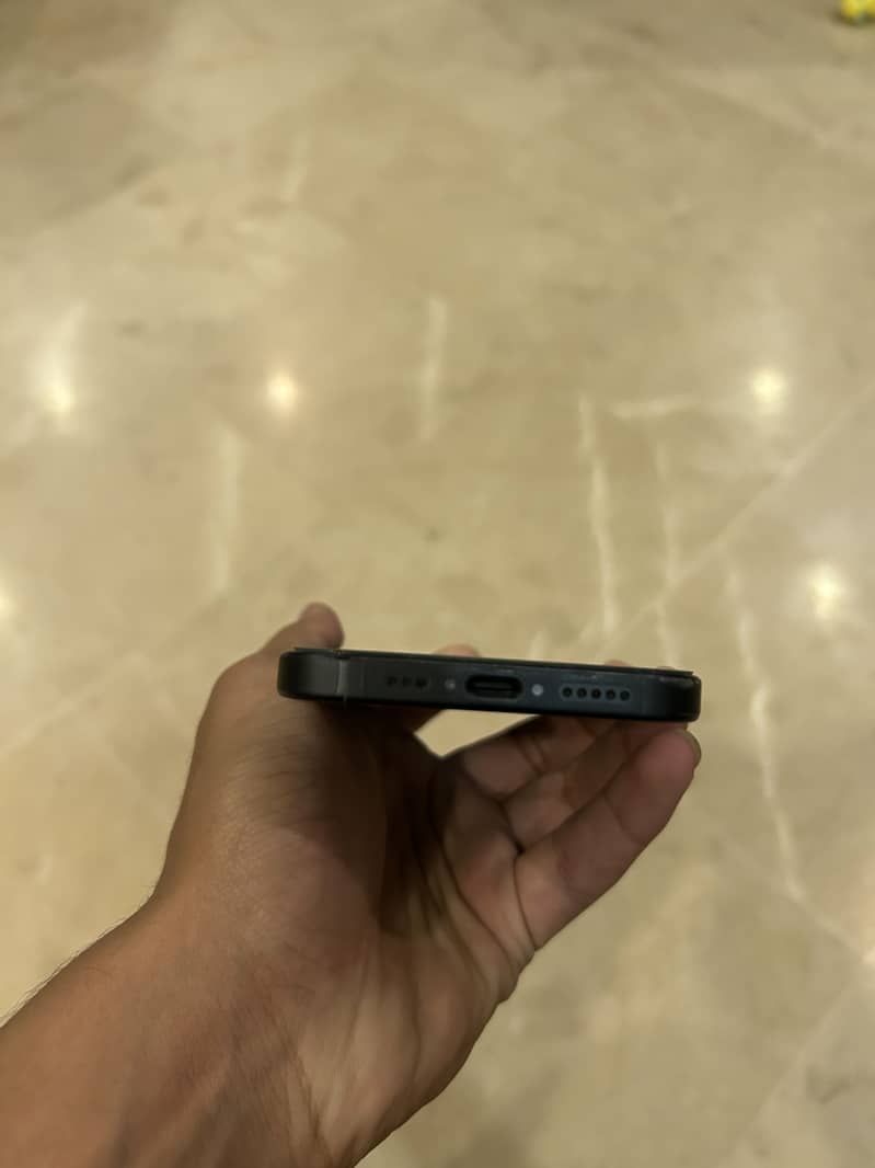 Apple iPhone 16 3