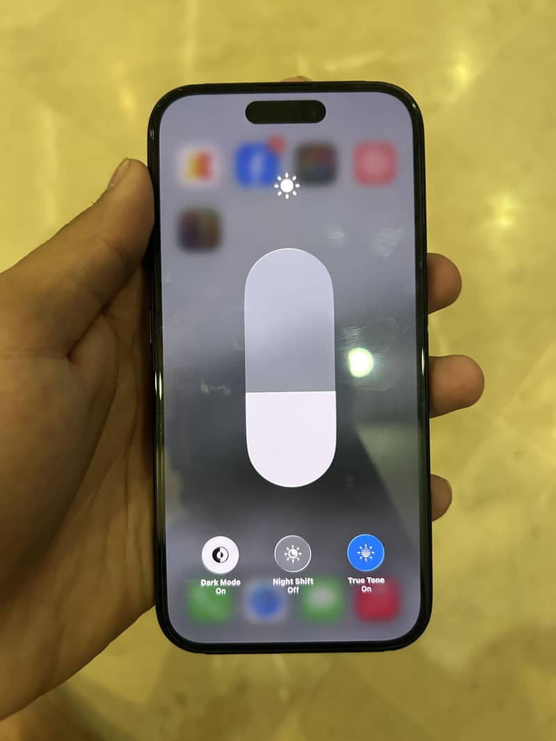 Apple iPhone 16 5