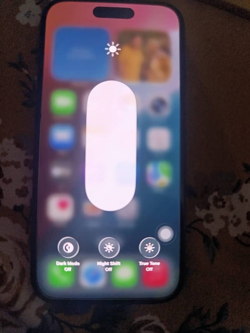 Apple iPhone 16 8