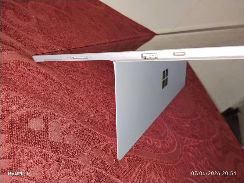 Microsoft macbook 1