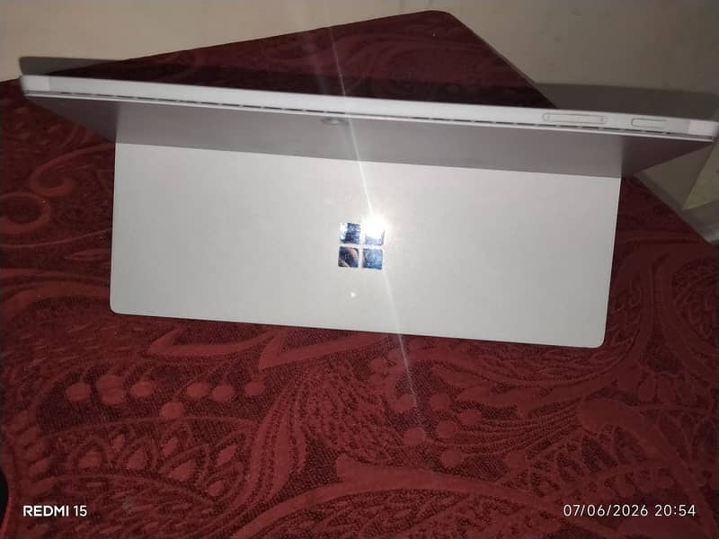 Microsoft macbook 2
