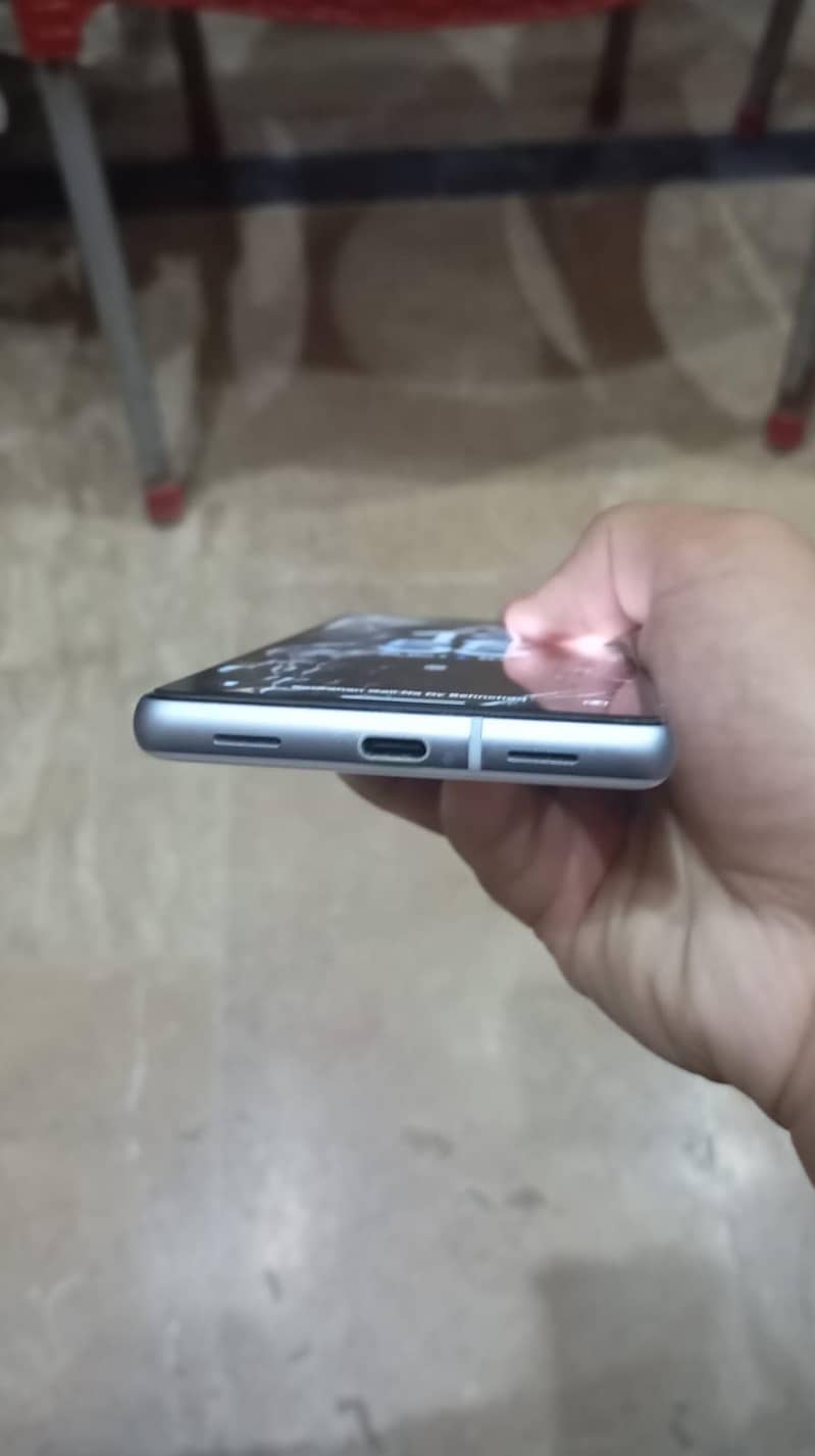 Google Pixel 7a 13