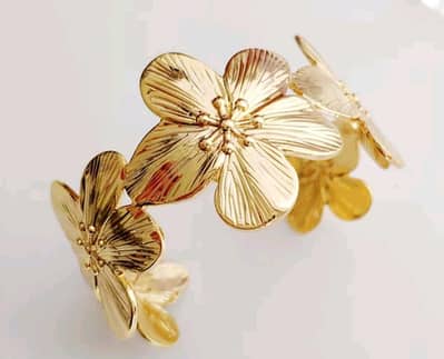 gold flower openable ladies braclet