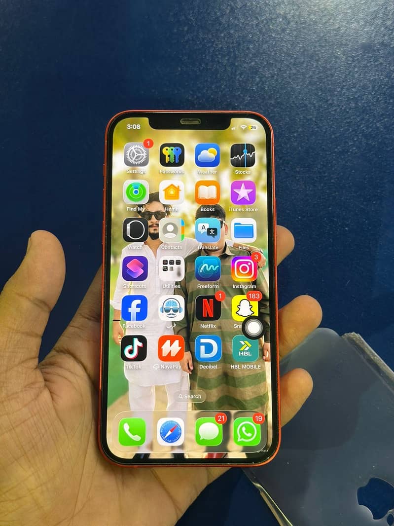 Apple iPhone 12 4