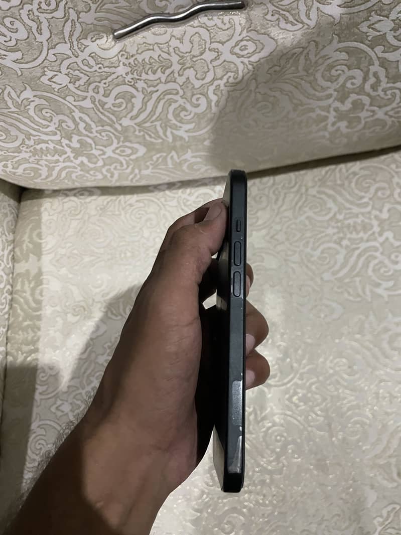 Apple iPhone 15 3