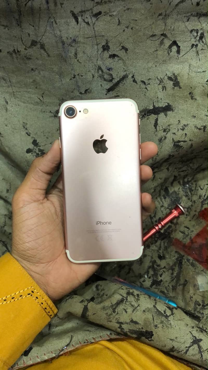 Apple iPhone 7 1