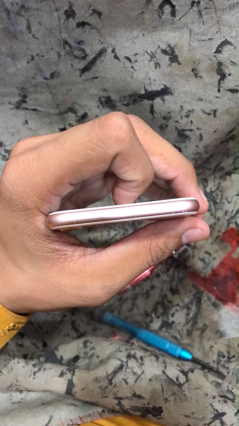Apple iPhone 7 2