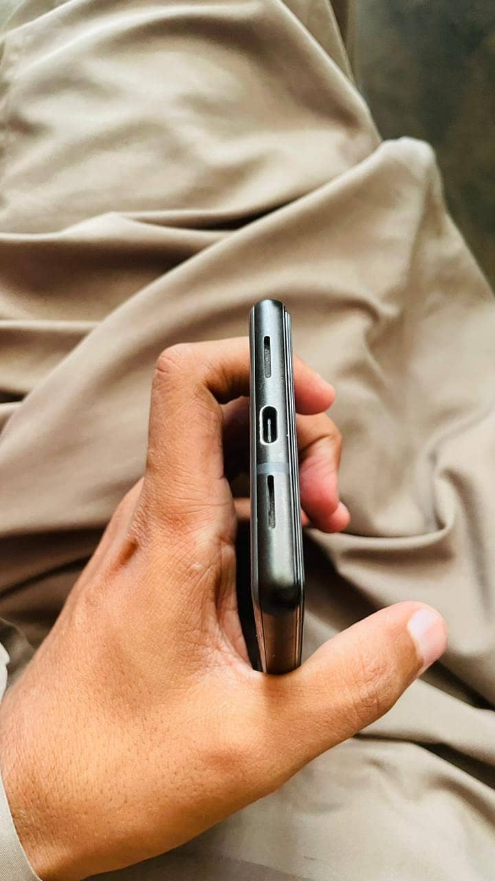 Google Pixel 6 4