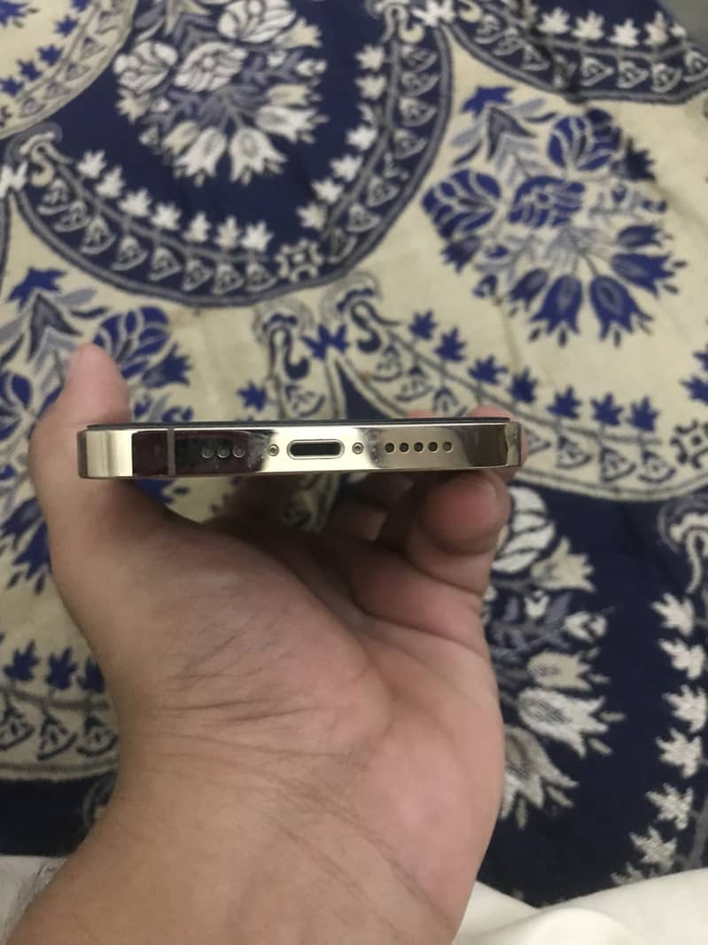 Apple iPhone 12 Pro 2