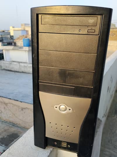 DESKTOP i5 4th generation RAM16GB GPU2GB 128SSD 1TBHDD