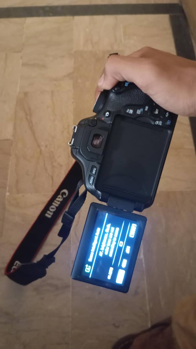Canon 600D camera 0