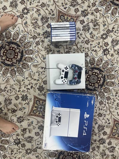 Ps4 ( 1200 series ) with 43games
