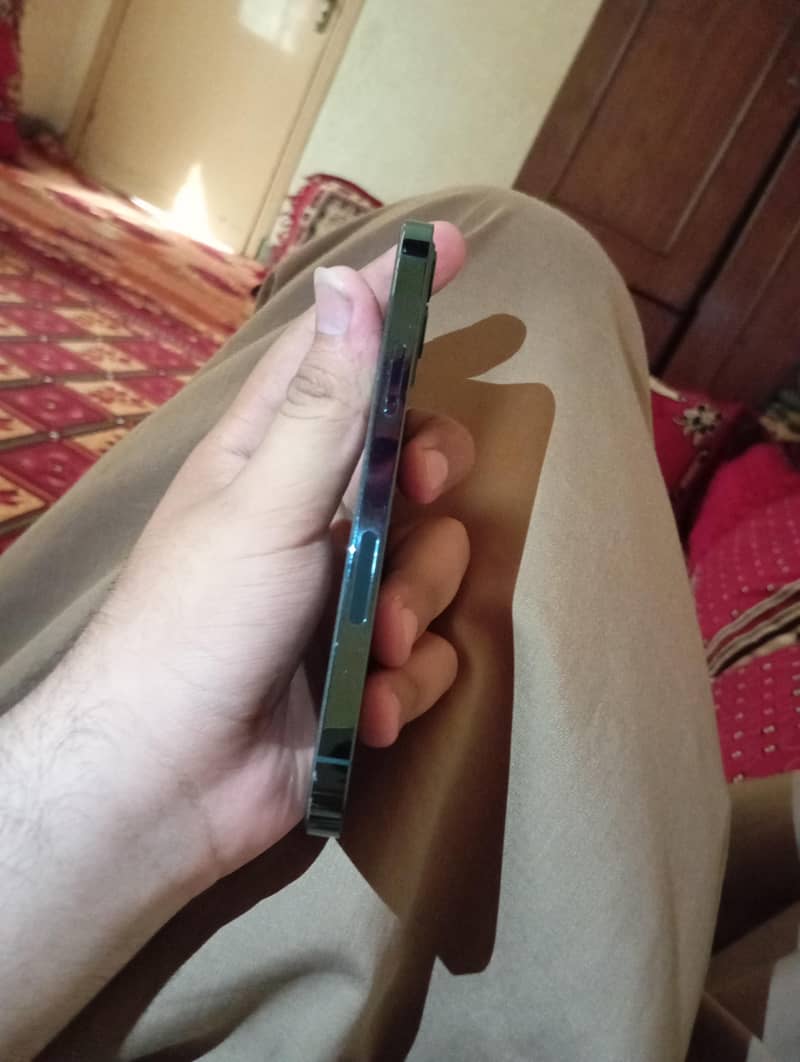 iPhone 12 Pro 2