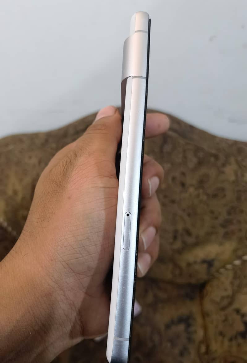 Google Pixel 7 4