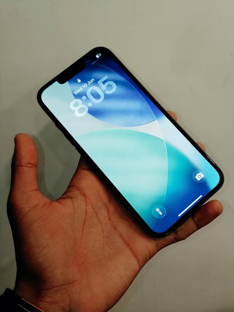 Apple iPhone 13 2