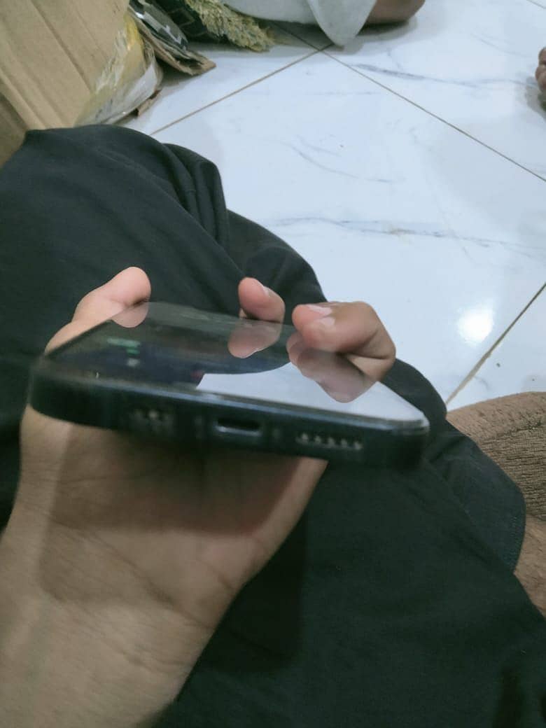 Apple iPhone 13 1
