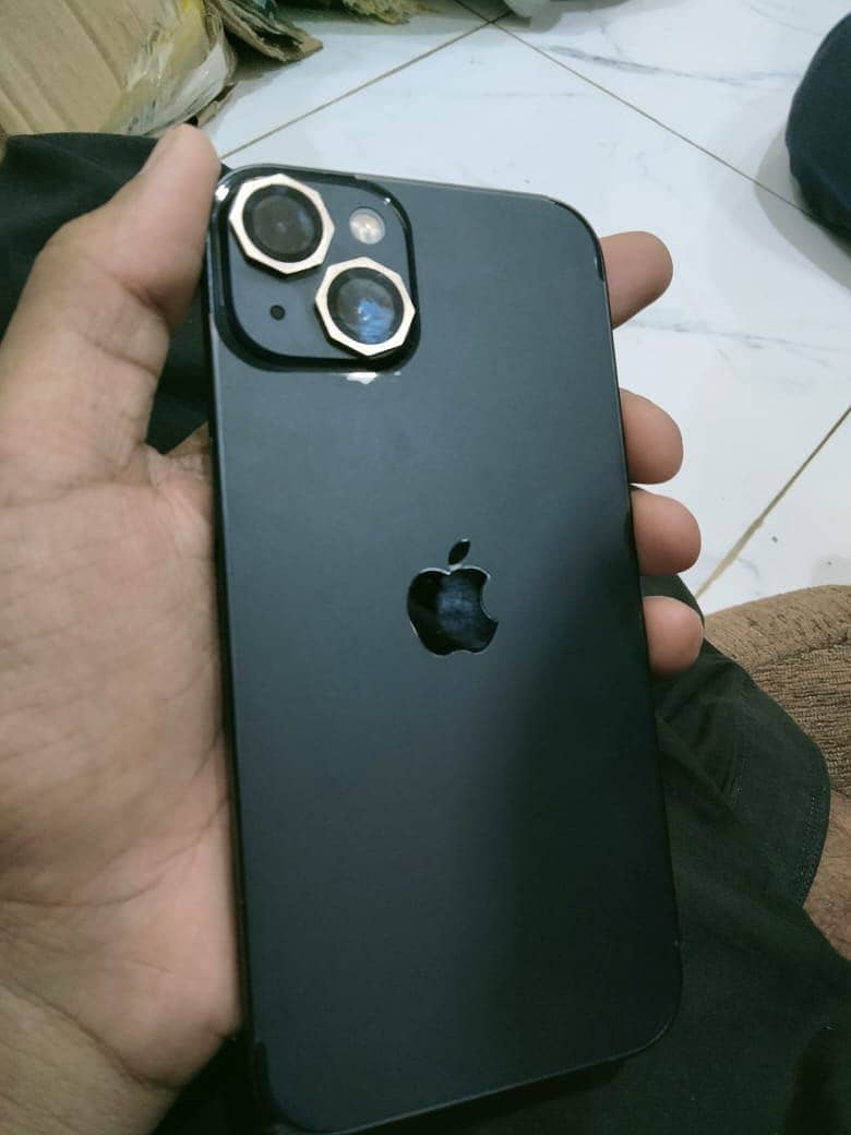 Apple iPhone 13 4