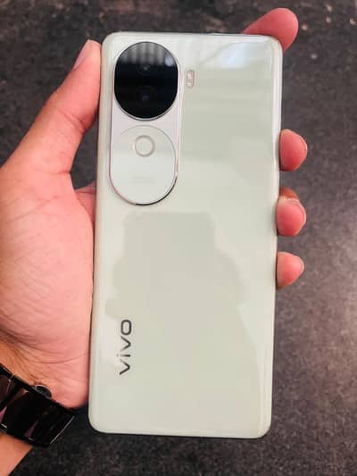 Vivo V40e
