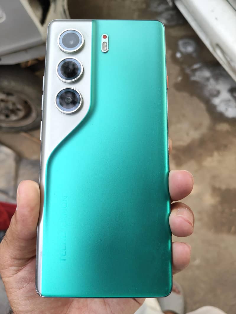 Tecno CAMON 40 2
