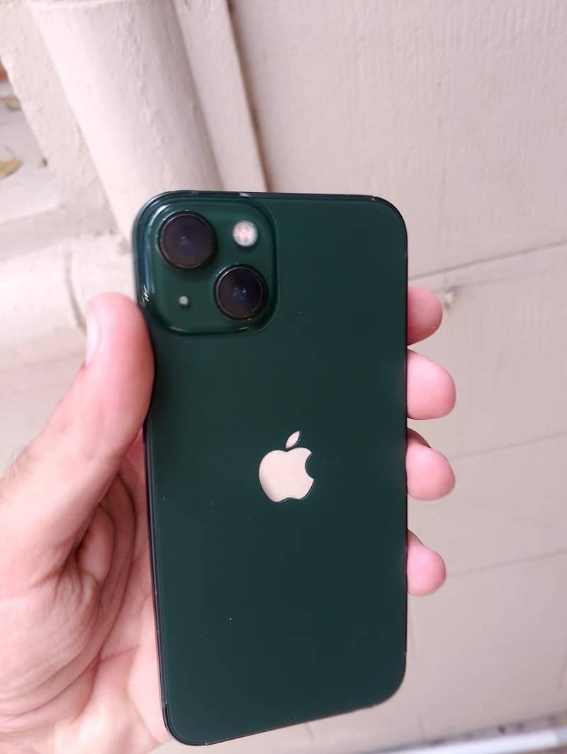 Apple iPhone 13 5