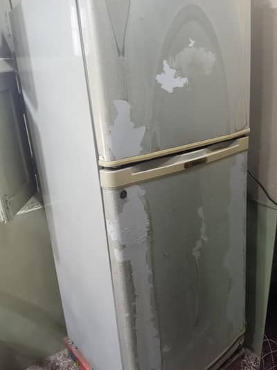 Dawlance fridge medium size new condition no falt , working condition
