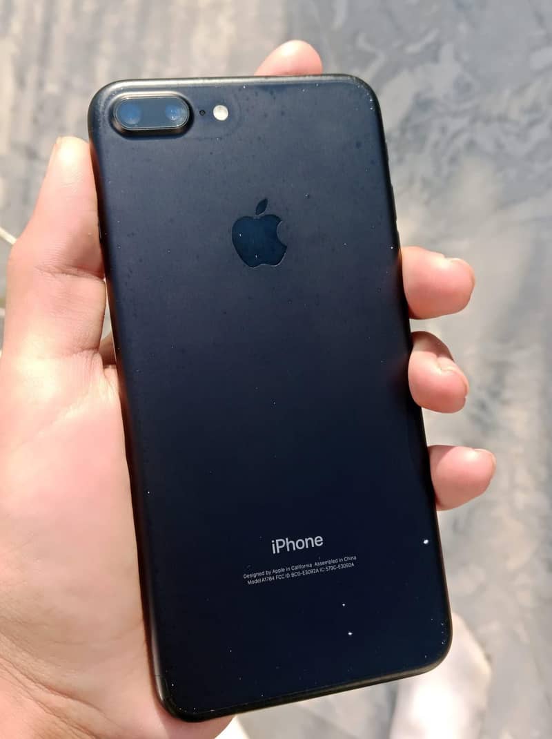 Apple iPhone 7 Plus 0