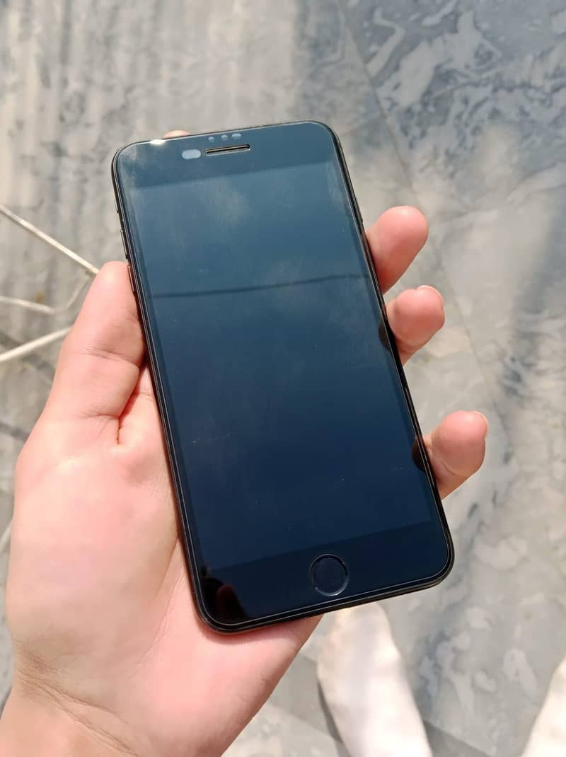 Apple iPhone 7 Plus 1