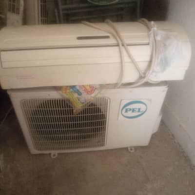 PEL 1.5 ton ac in neat clean and original condition