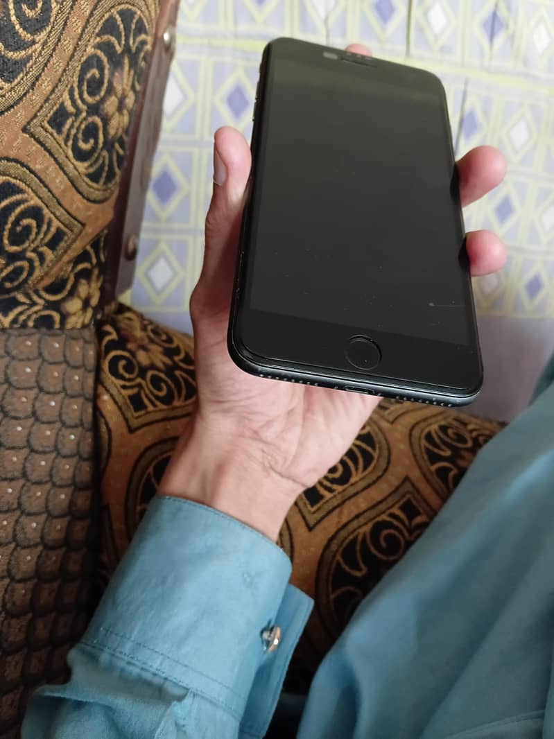 Apple iPhone 8 Plus 2