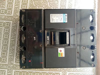 circuit breaker 800 Amp