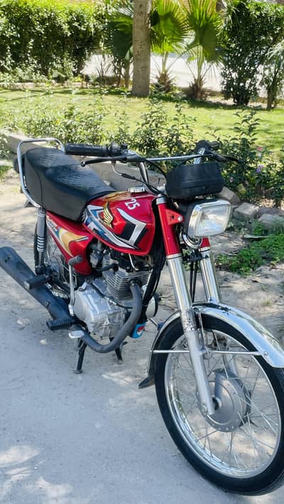 United 125 Euro 2021 Model
