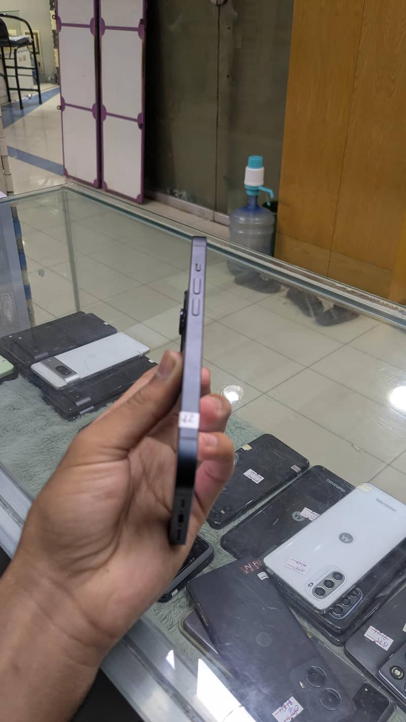 Apple iPhone 14 5