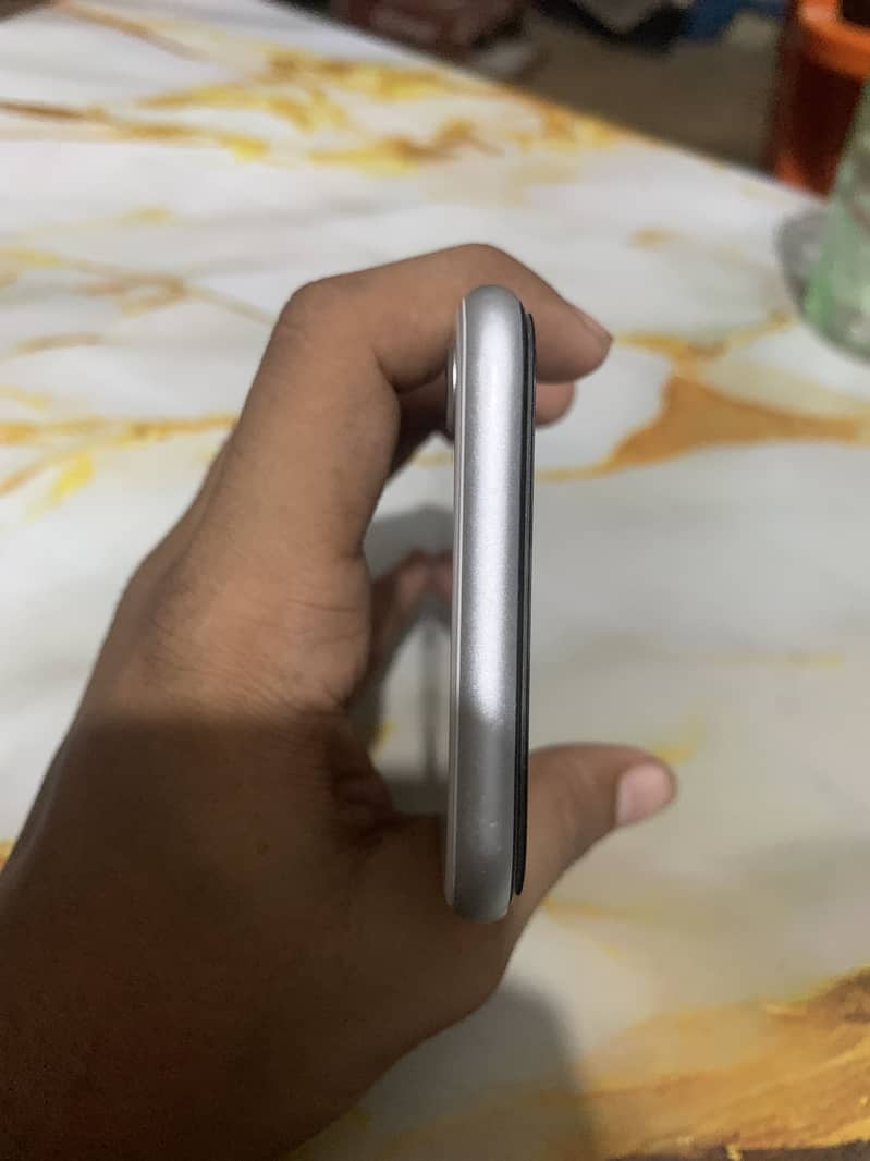 Apple iPhone SE 1