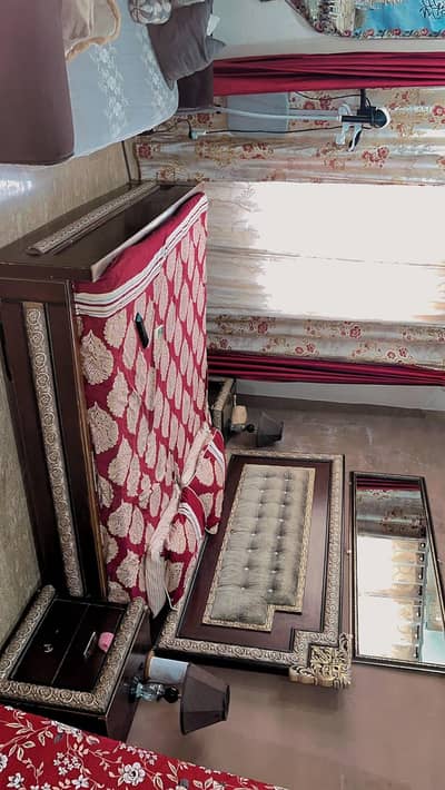 bed side tables with dressing tables good condition