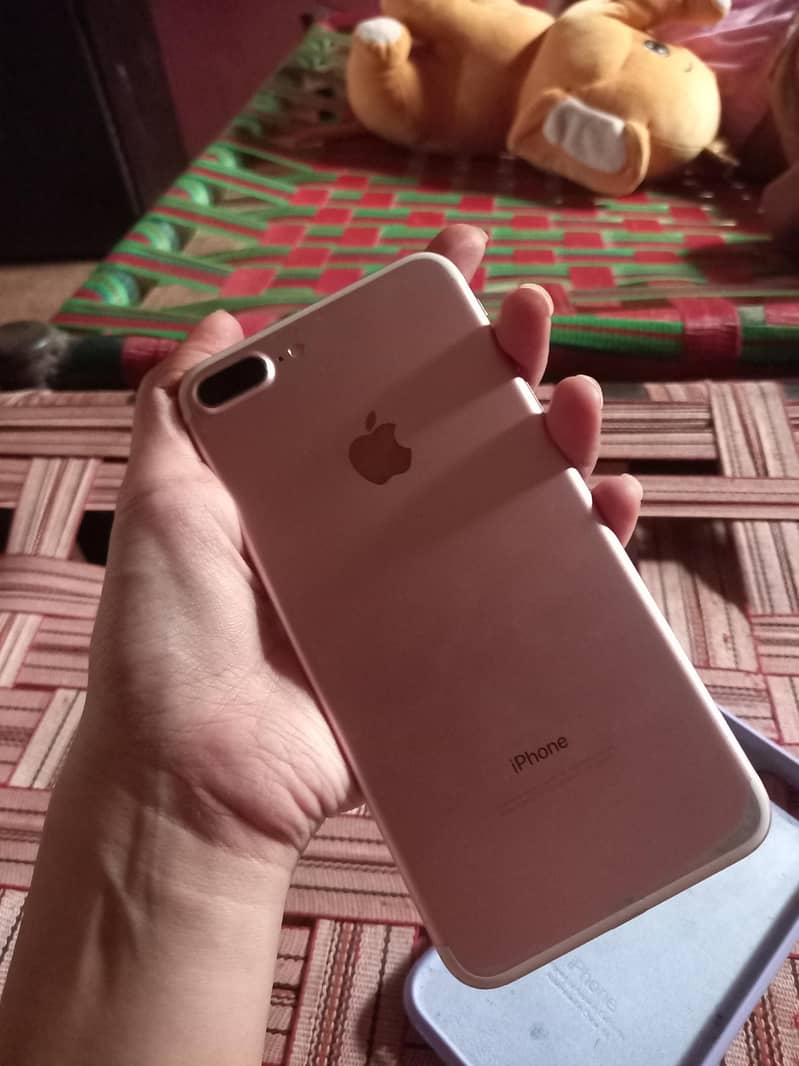 Apple iPhone 7 Plus 2