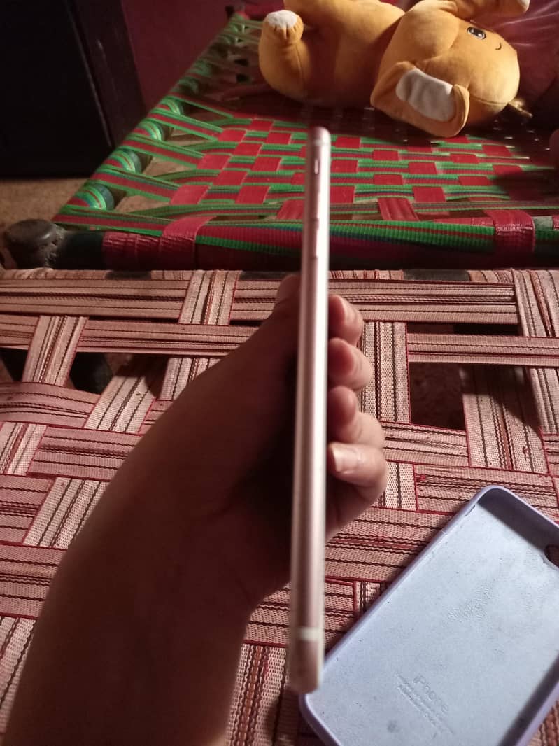 Apple iPhone 7 Plus 3