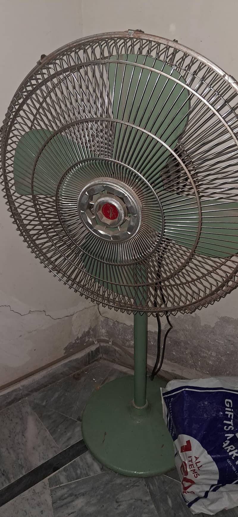 Khursheed Padestial Fan 1