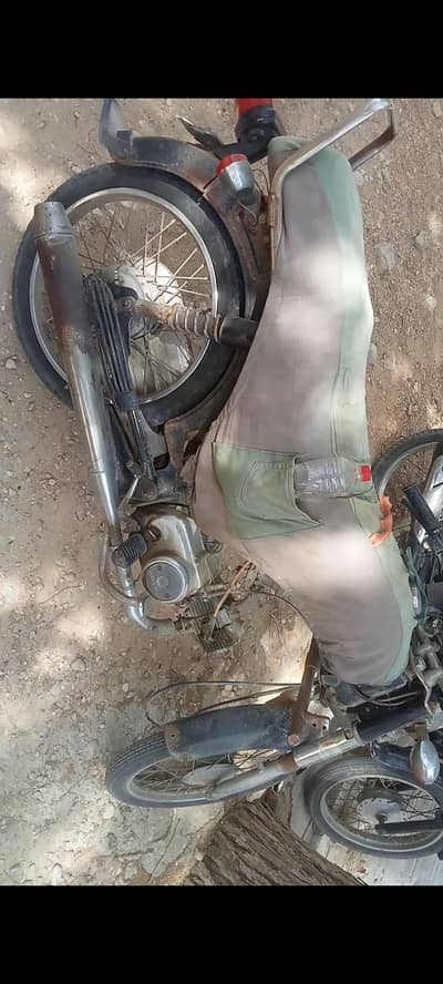 bike ki condition apka smne h my whtspp 03000281158