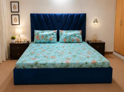 Queen Size Bed Set with 2 Side Tables & Drawers – Excellent Condition