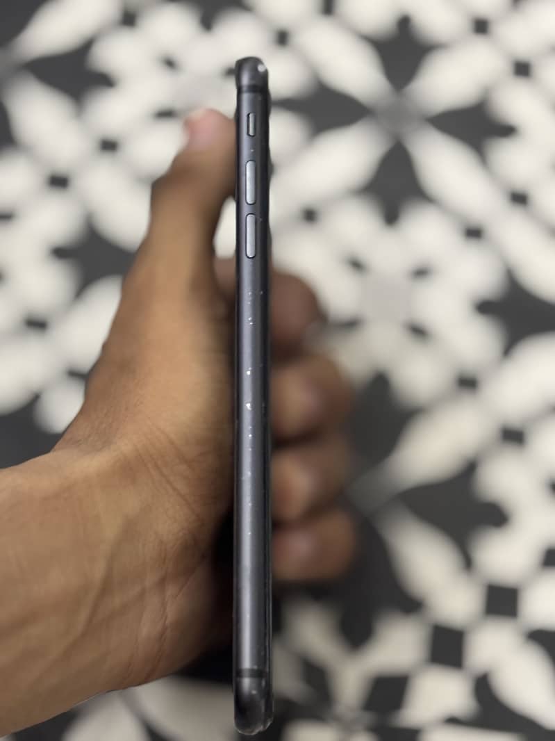 iPhone 8 Plus 2