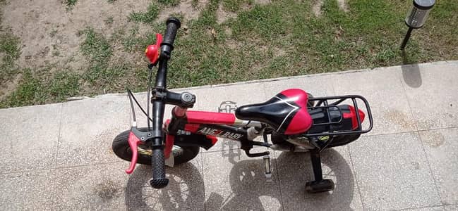 its good condition. smooth and soft in run. look vise new. .