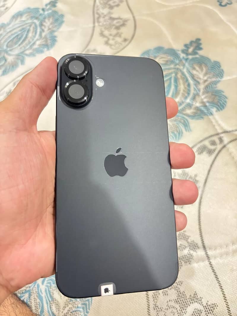 Apple iPhone 16 Plus 0
